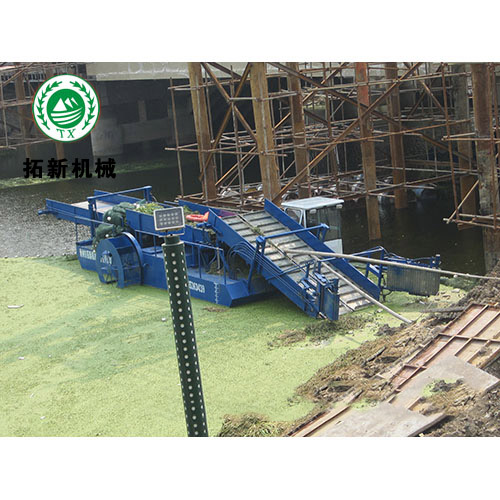 销往贵州黔东南中型全自动割草船        