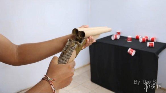 新澳门2025年正版免费和旧玩具枪射出真子弹与